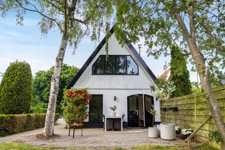 Ferienwohnung für 2 Personen, mit Terrasse und Garten sowie Ausblick