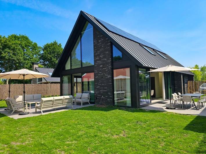 Ferienhaus für 10 Personen, mit Terrasse und Garten sowie Sauna in Biggekerke