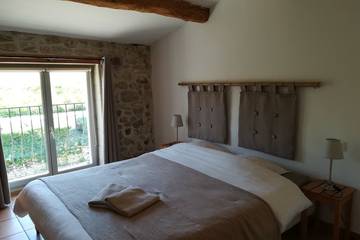 Gîte pour 8 personnes, avec jardin ainsi que balcon et jacuzzi à Chantemerle-lès-Grignan