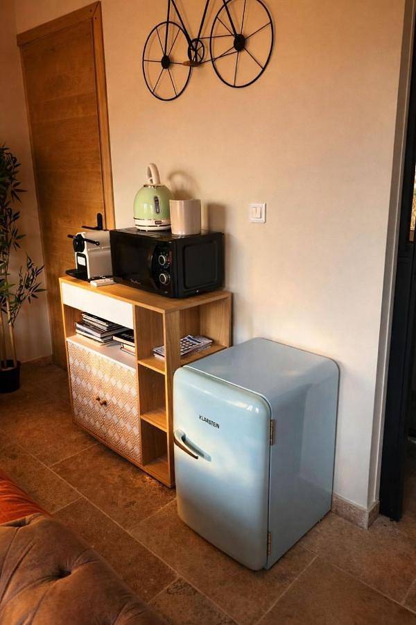 Gîte pour 2 personnes, avec piscine et jardin à Lagnes - 2