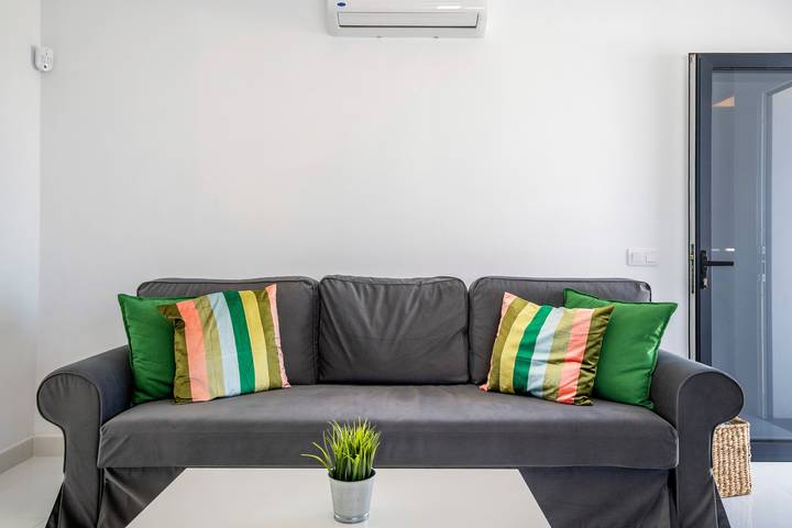 Ferienhaus 'Tritón 6' mit Meerblick, WLAN und Klimaanlage in La Santa, Tinajo