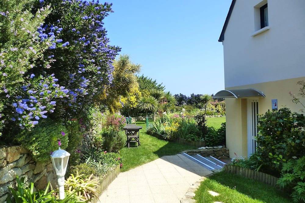 Appartement entier, Appartement  avec petite vue sur mer dans maison neuve in Saint-Pol-de-Léon, Ceinture Dorée