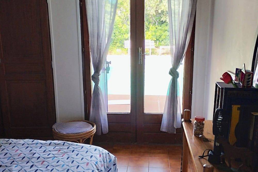 Quiet Villa With View And Pool, At The Foot Of Parc St Pons And 15 Minutes From Cassis in Gémenos, Mittelmeerküste (Frankreich)