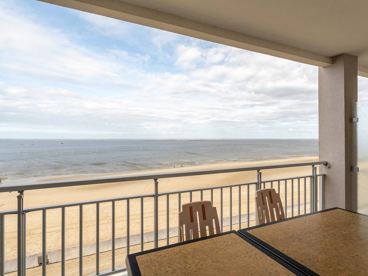 Studio cabin with balcony, private parking, direct beach access, near city center, foto 9