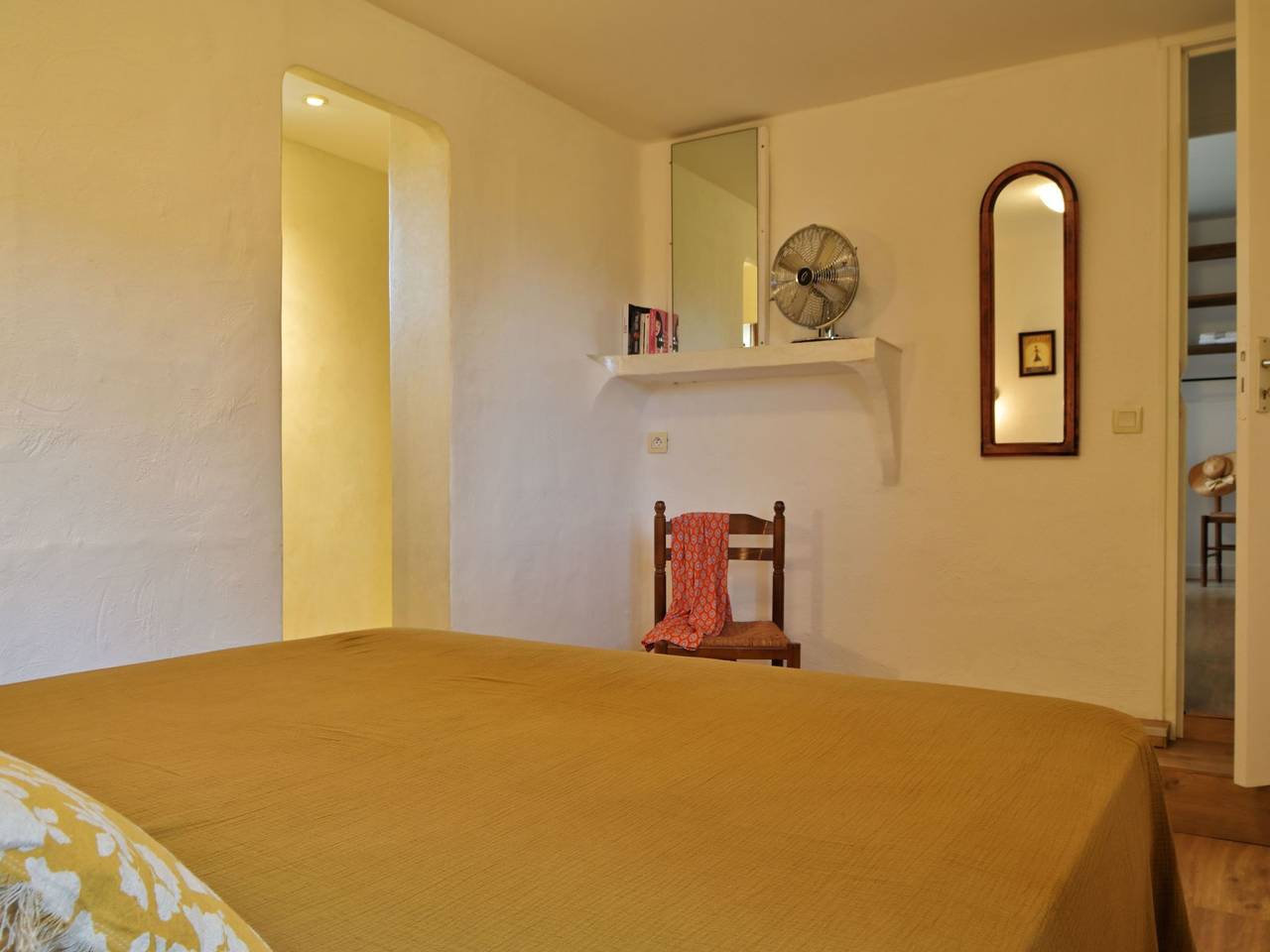 Weingut Punta della guardia zwischen Meer und Gebirge in Cervione, Región de Corte