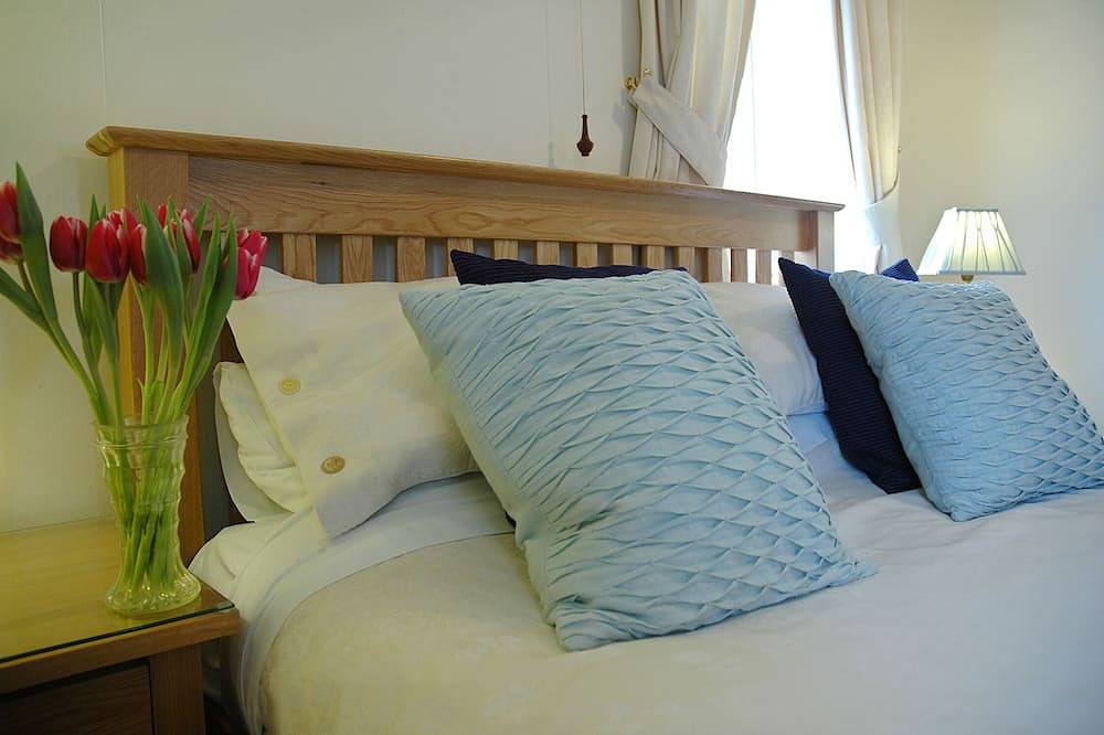 Standard Double Ensuite at Newcourt Barton in Cullompton, Devon