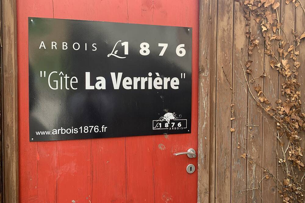Appartement entier, Arbois 1876 \" La Verrière \" , gîte de charme dans maison vigneronne in Arbois (homonymie), Jura Francais