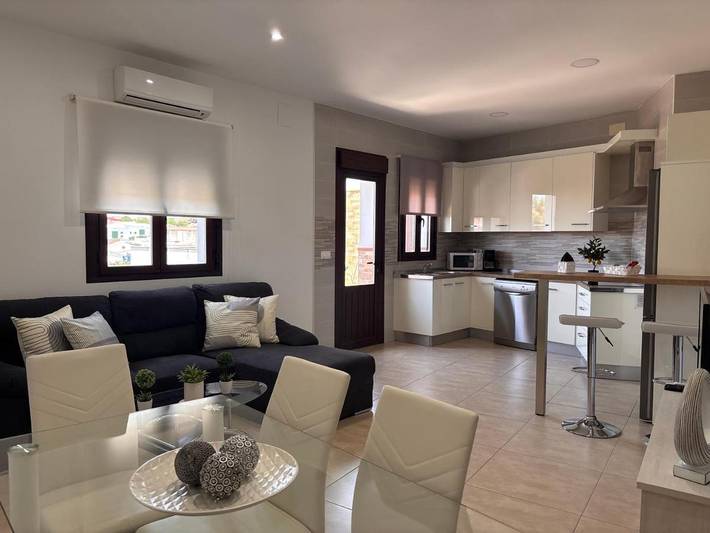 Apartamento de vacaciones para 5 personas, con vistas y terraza - 1