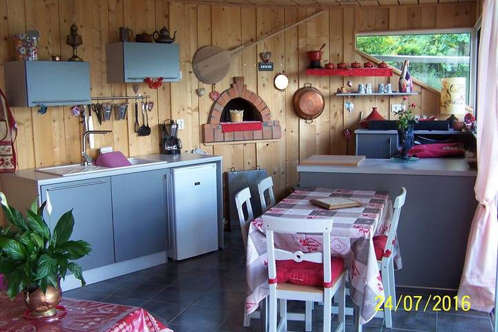Gîte pour 4 personnes, avec Jacuzzi ainsi que Terrasse et Jardin