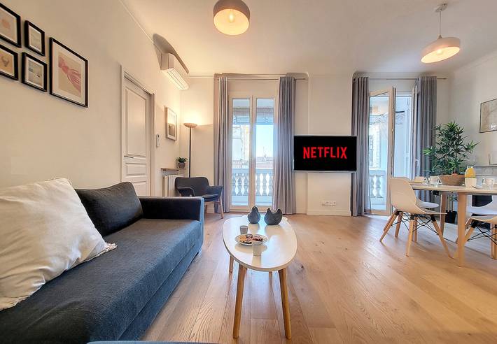 Entire apartment, N&J - Madagascar - Central - Very close sea in Nice (France), Mediterranean Coast (France)