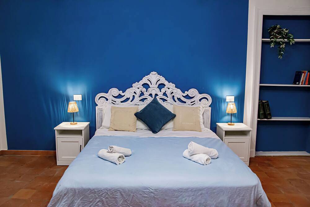 Ganze Wohnung, Cozy House with Lake View • Private Terrace & Self Check-in 24h in Viverone, Canavese
