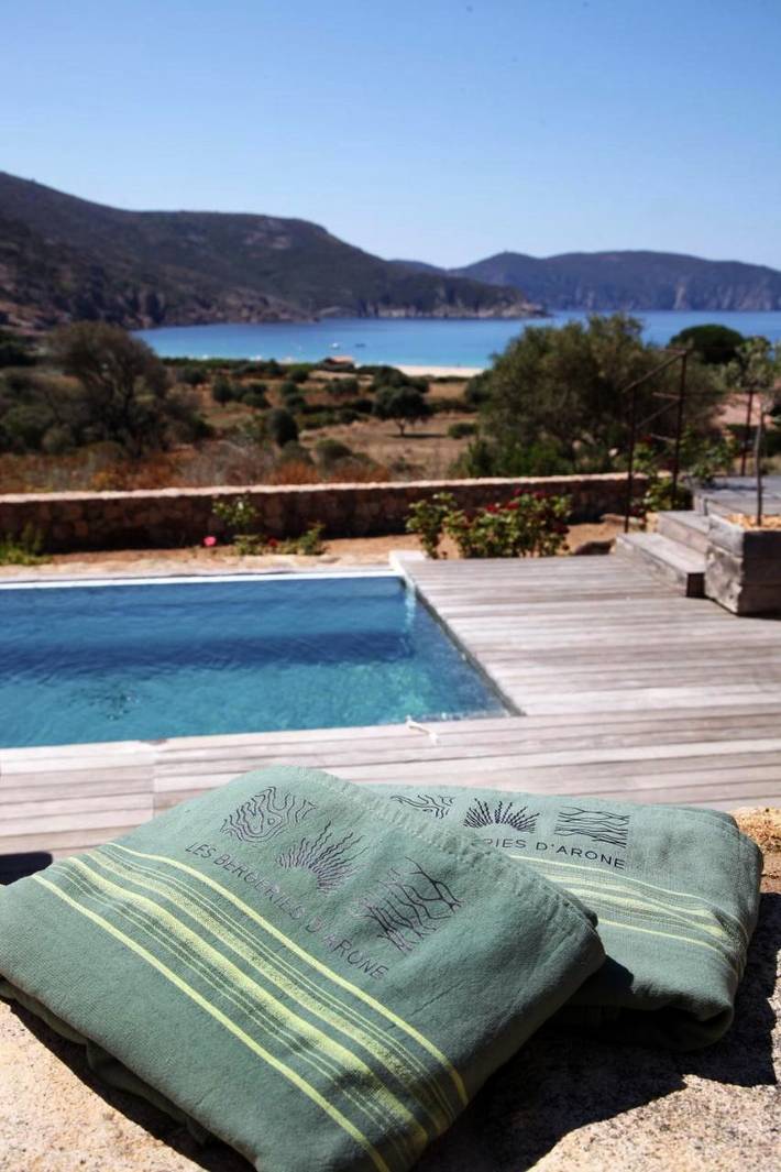 Villa pour 4 personnes, avec piscine ainsi que jacuzzi et jardin en Corse - 3