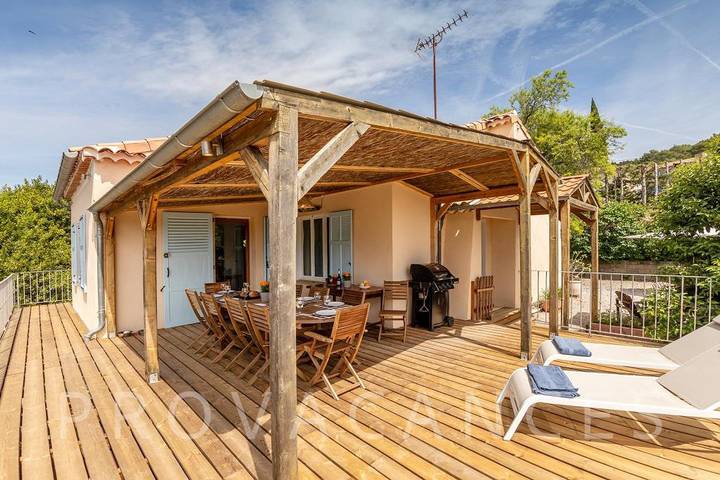 Location de vacances pour 10 personnes, avec jardin et piscine, animaux acceptés à Cotignac - 2