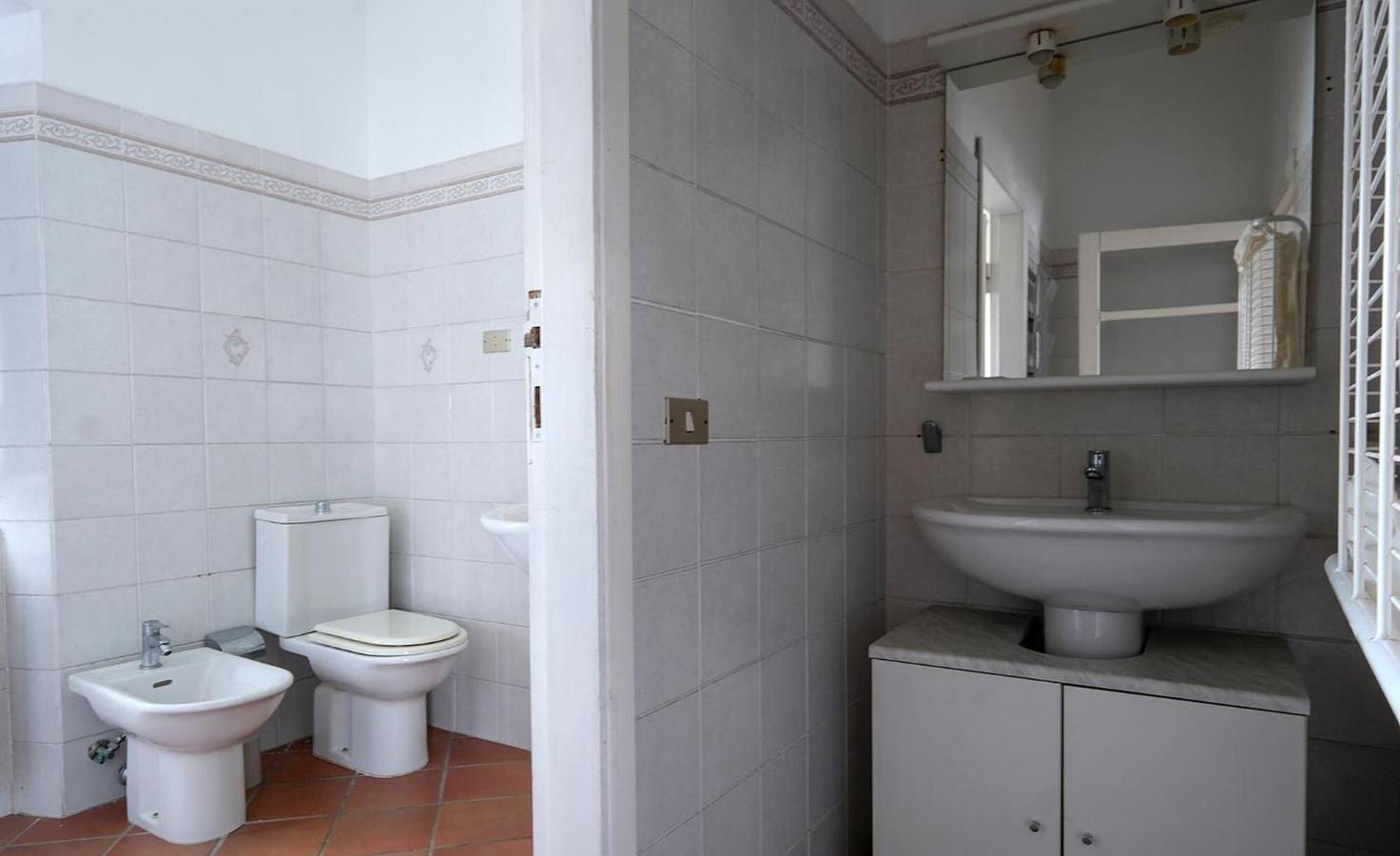 Ganze Wohnung, Apartment „Villa Pini - Franca“ mit Gemeinschaftspool, Wlan und Klimaanlage in Sarzana, Naturpark Montemarcello-Magra-Vara