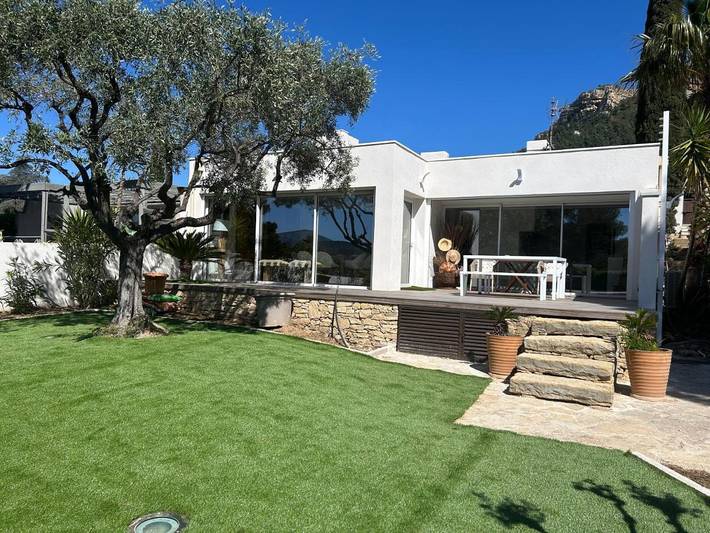 Villa für 8 Personen, mit Terrasse und Garten sowie Pool