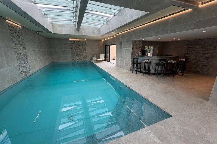 Chalet para 10 personas, con jardín y jacuzzi además de balcón y sauna, Se admiten mascotas - 1