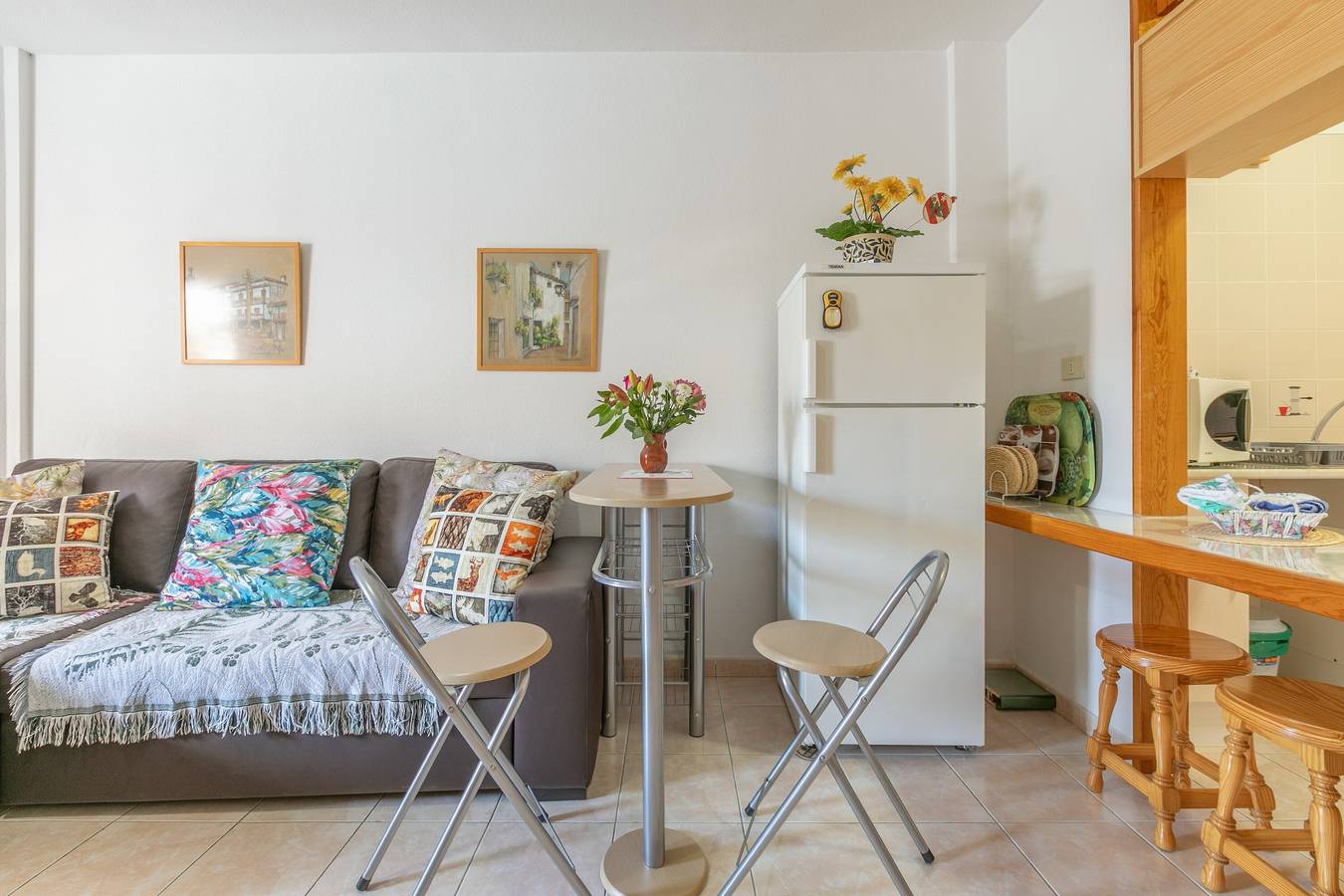 Geheel appartement, Appartement 'Atlantic View' dichtbij de zee met gemeenschappelijk zwembad en Wi-Fi in Costa del Silencio, Arona