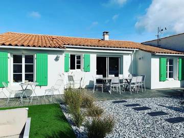 Gîte pour 10 personnes, avec terrasse, animaux acceptés dans Plage de La Conche des Baleines