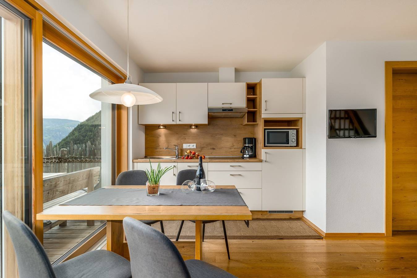 Ganze Wohnung, Ferienwohnung 'Tratterhof Apt Astjoch' mit Bergblick, privater Terrasse und Wlan in Weitental, Vintl