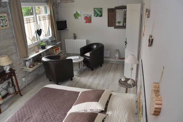 Chambre d’hôte pour 3 personnes, avec Terrasse ainsi que Jardin et Vue