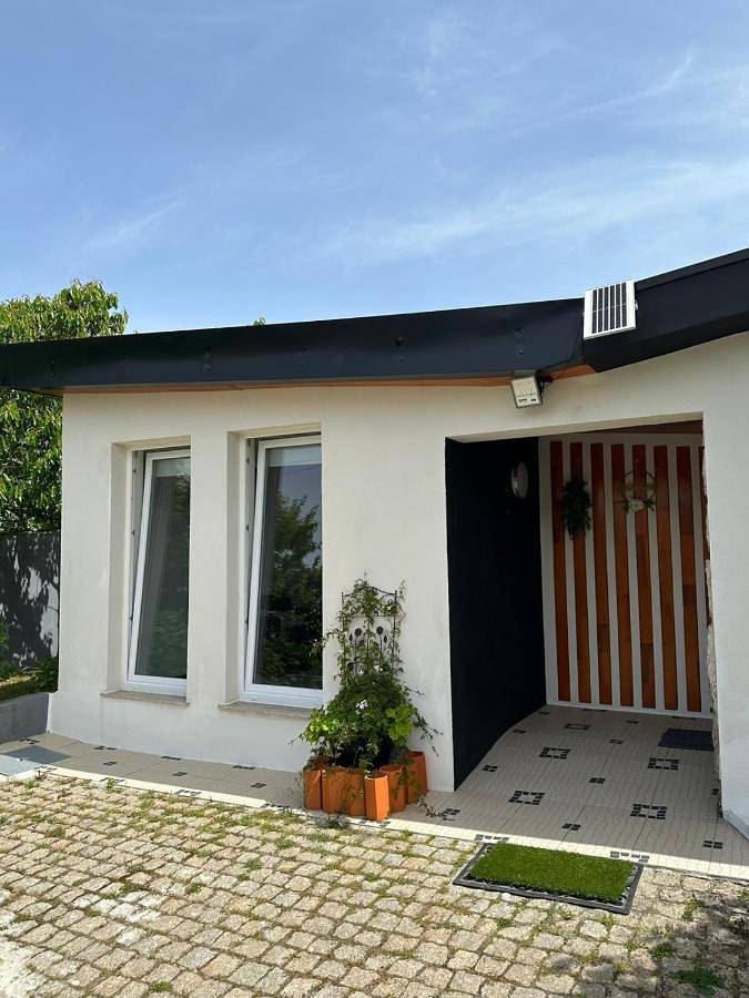 Location de vacances pour 6 personnes, avec terrasse et vue ainsi que piscine et jardin à Paredes - 3