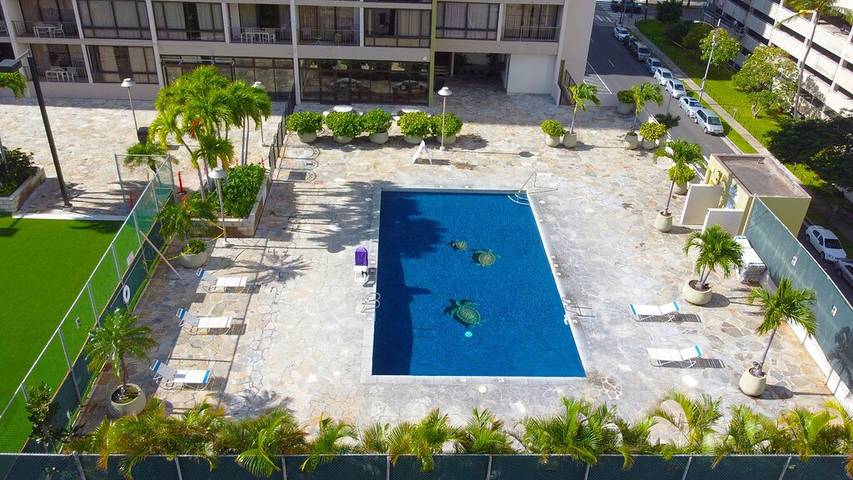 Vacation rental for 4 people, with balcony and pool in Honolulu