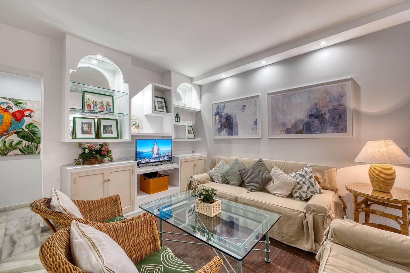 Entire apartment, 2045 Golden Beach Apartment – Steps from the Sea in Marbella East, Marbella