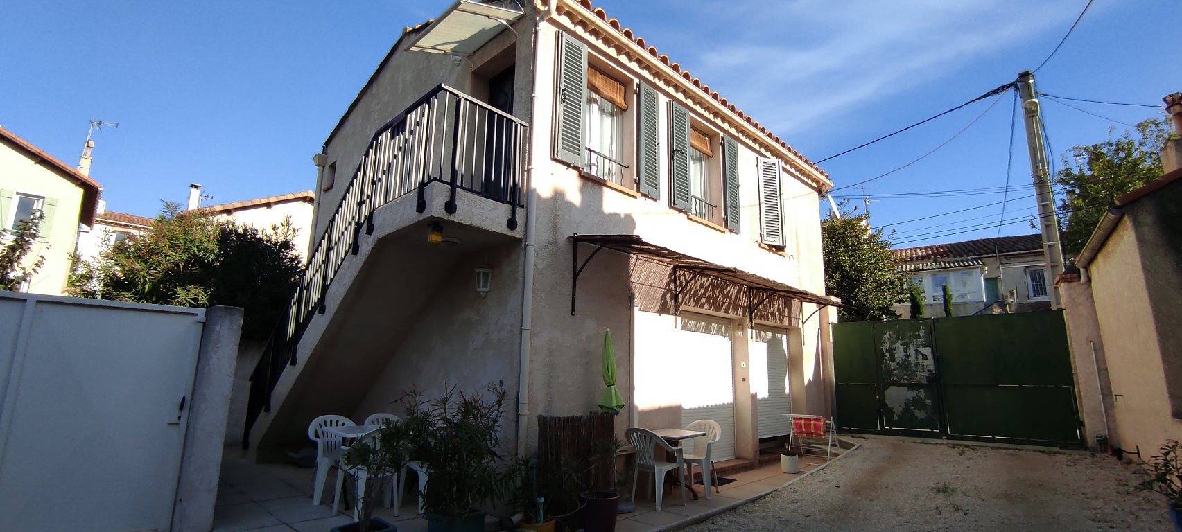 Appartement entier, Appartement Poirier : agréable T2, 50 m², calme in La Ciotat, Région de Marseille