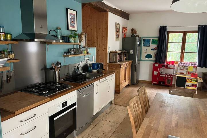 Location de vacances pour 8 personnes, avec terrasse et jardin à Berthenay