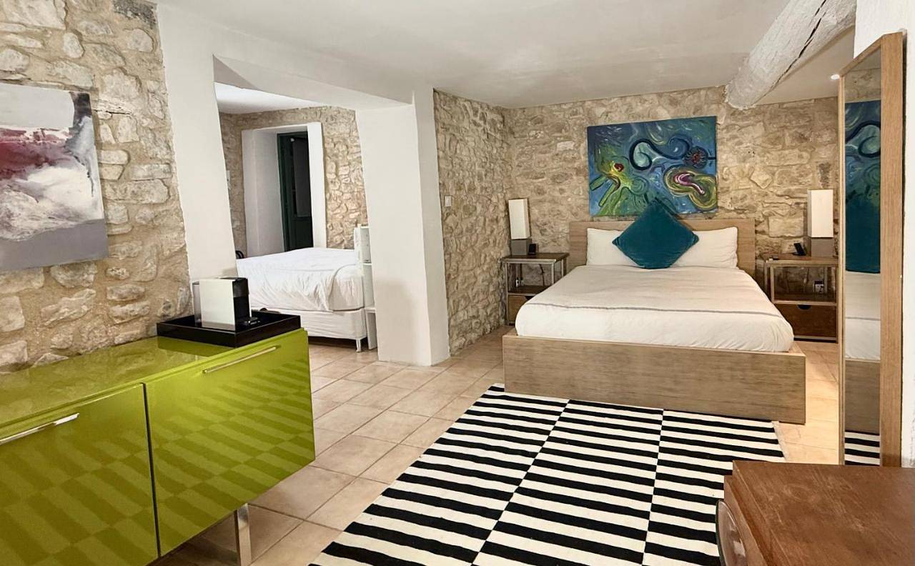 Deluxe King Suite in Beaumont-de-Pertuis, Parc naturel régional du Luberon