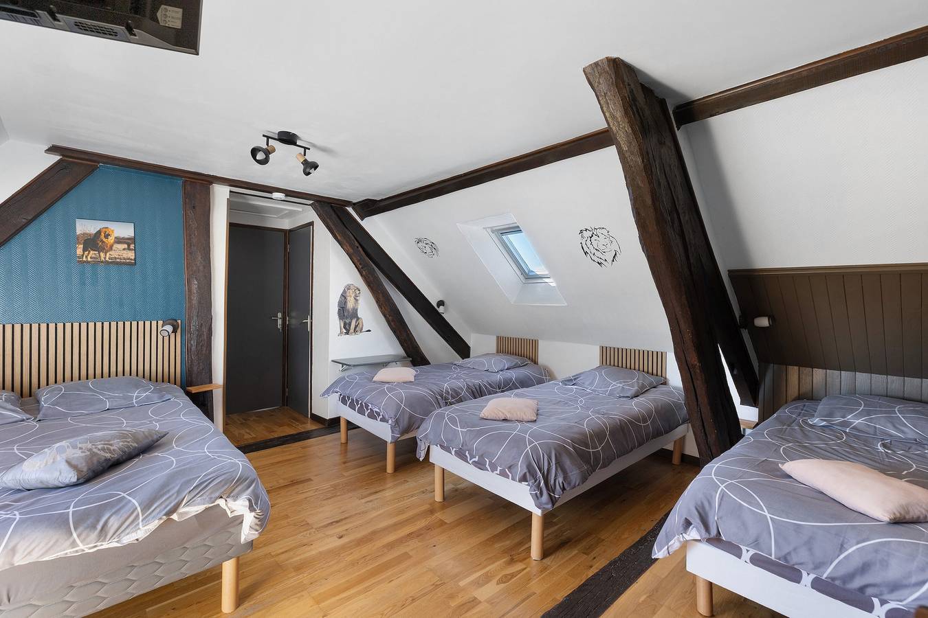 Chambre d’hôtes « La Ferme Des Bigornes - Lion » avec terrasse, jardin partagés et Wi-Fi in Châtillon-sur-Indre, Région de Châteauroux