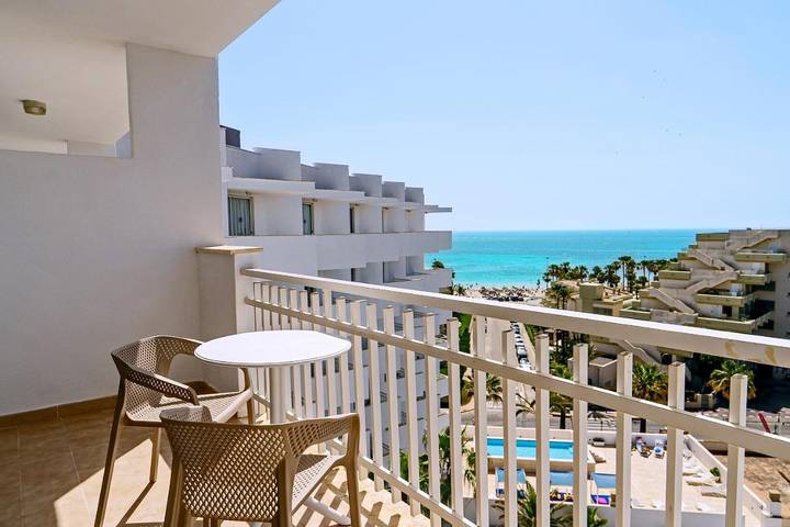 Hotel für 2 Personen, mit Balkon und Terrasse sowie Kinderpool und Pool in Sa Coma - 2