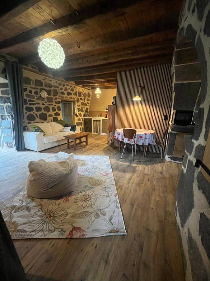 Location de vacances pour 3 personnes, avec vue et jardin, adapté aux familles à Lascelle - 2