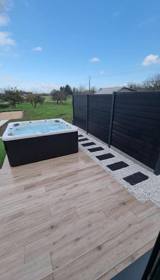 Location de vacances pour 4 personnes, avec jardin et jacuzzi à Luçay-le-Mâle