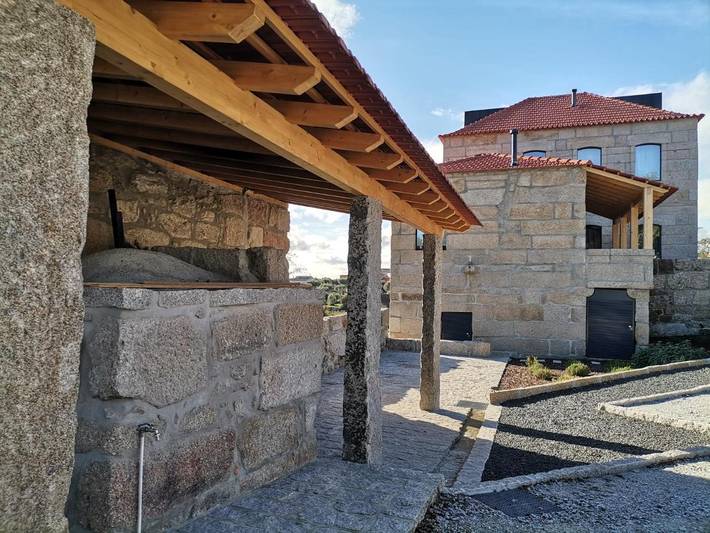 Location de vacances pour 4 personnes, avec vue ainsi que piscine et jardin dans Nelas - 4