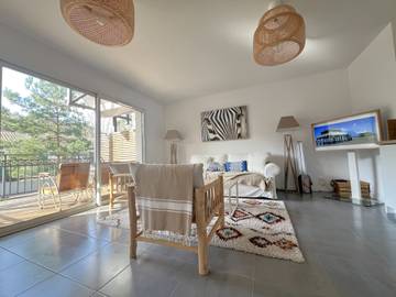 Gîte pour 6 personnes, avec terrasse dans Gare D Arcachon