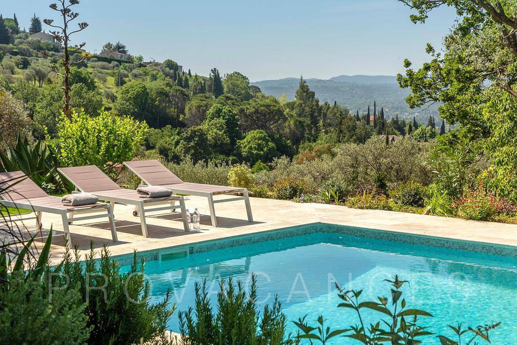Provencal stone house with panoramic views and pool in Fayence in Fayenza, Region de Draguignan
