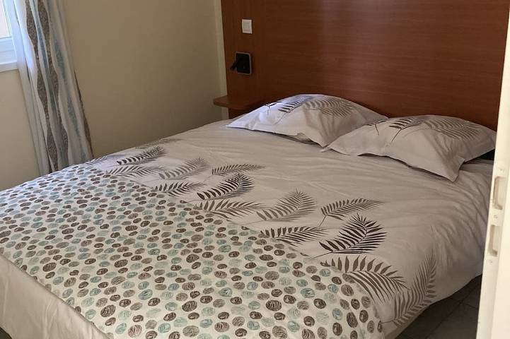 Gîte pour 3 personnes, avec jardin et piscine à Chaveignes - 2