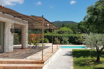 Gîte pour 2 personnes, avec jardin et terrasse à Gémenos