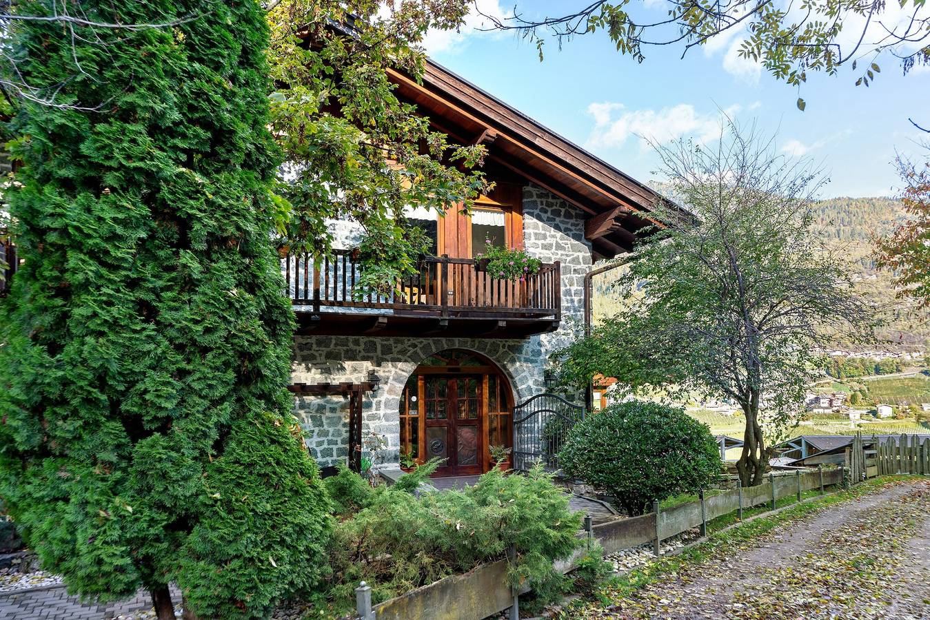 Chambre 'Locanda San Martino Camera 1' avec vue sur la montagne in Cavizzana, Massif de Brenta