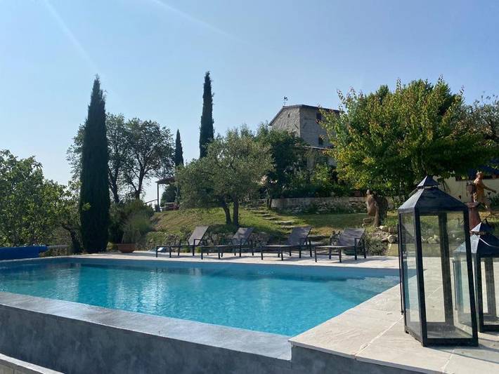 B&b per 2 persone, con piscina e panorama nonché giardino e terrazza in Spoleto