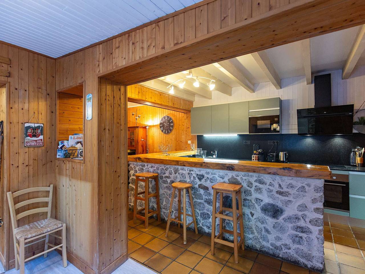 Maison au centre du village, cour privative, au calme, Wi-Fi, cheminée, idéale pour familles. in Cauterets, Parc national des Pyrénées