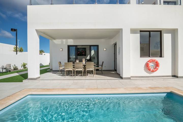 Casa Dubh Linn: Moradia Moderna com Piscina Privada em Playa Blanca in Blanca Beach, Yaiza