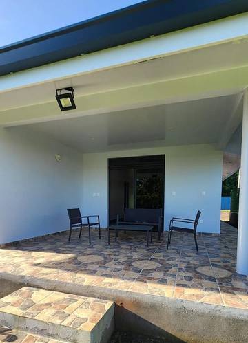 Cottage pour 5 personnes, avec terrasse dans Teahupo'o