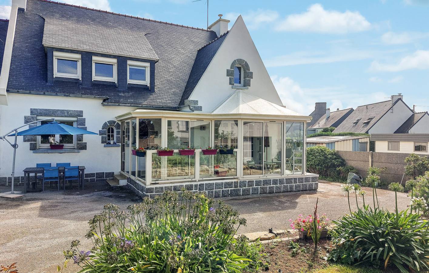 Gemütliche 150 qm Wohnung mit Parkplatz, Garten & Internet in Pointe du Raz, Plogoff