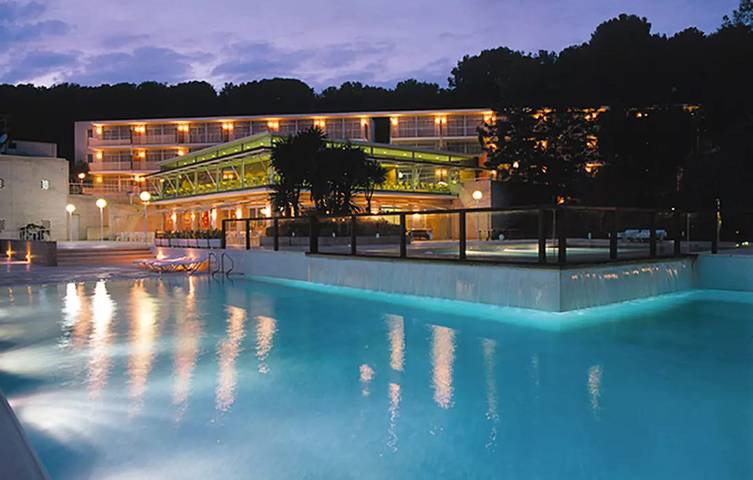 Ganze Wohnung, Apartment 2 Zimmer 4 Personen Klimaanlage Blick auf den Pool in Platja d'Aro, Costa Brava