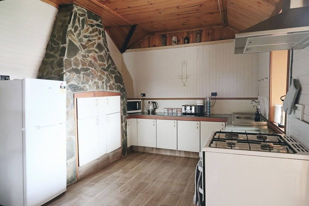 The Early Settler 200 metres from Cbd in Bathurst, New South Wales