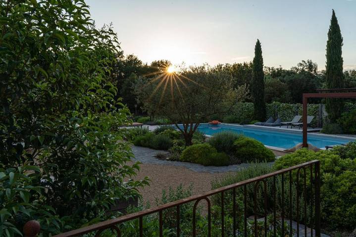 Gîte pour 4 personnes, avec vue ainsi que jardin et piscine à Bouchet - 2