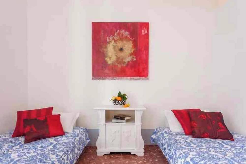 Apartamento entero, Central Apt 3 Bd/ 3 B For 8 Pax / Ac/ Large Kitchen/ 5 Min Lepanto Metro in Roma, Provincia de Roma