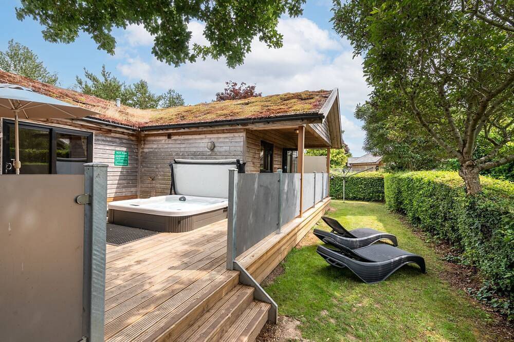 Somerset Lodge - für 4/5 Personen mit eigenem Whirlpool in Cheddar, Somerset